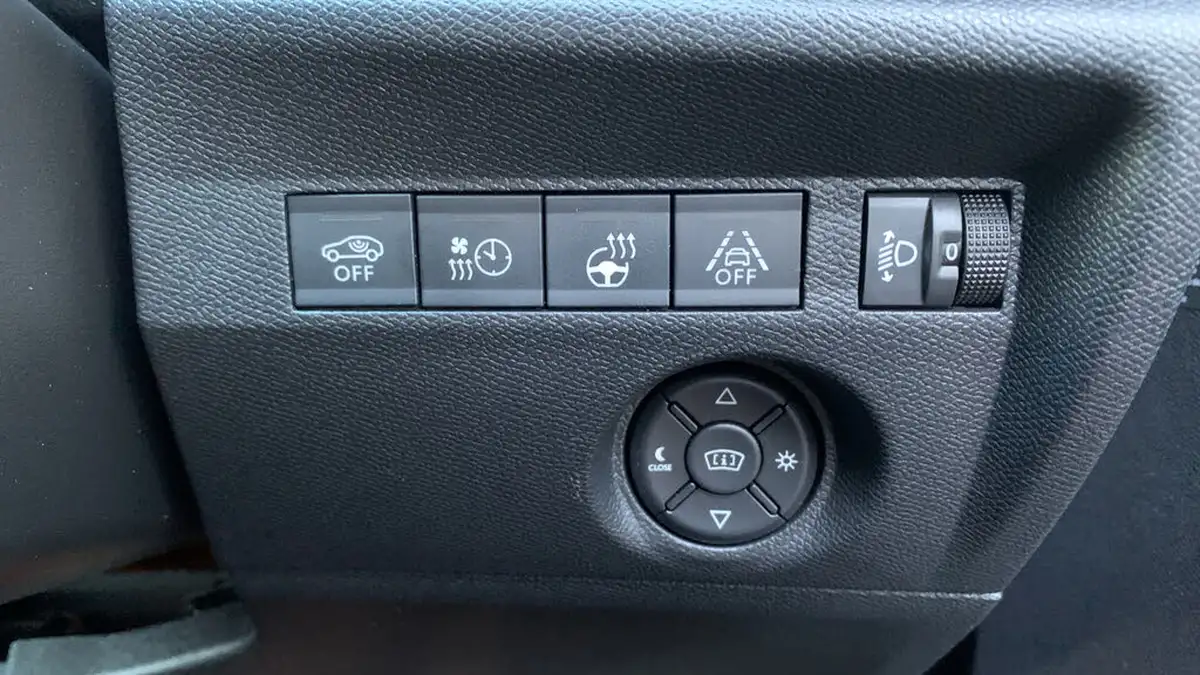 2024-citroen-c4-big-33
