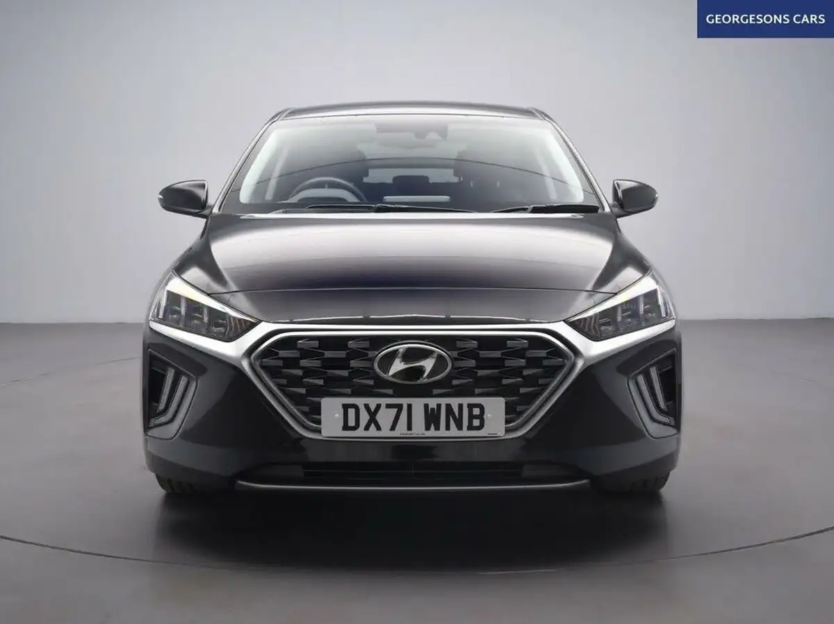 2021-hyundai-ioniq-16-gdi-premium-se-hybrid-big-3