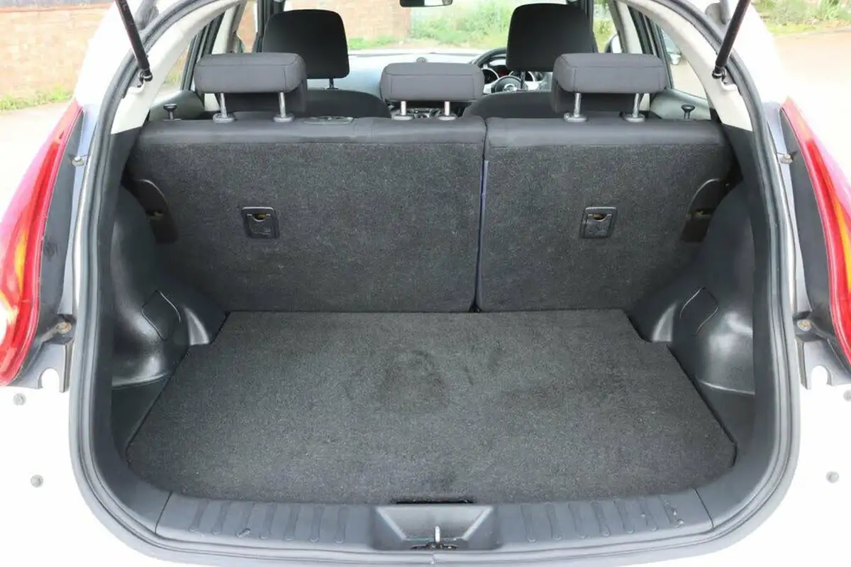 2013-nissan-juke-16-visia-16v-big-22