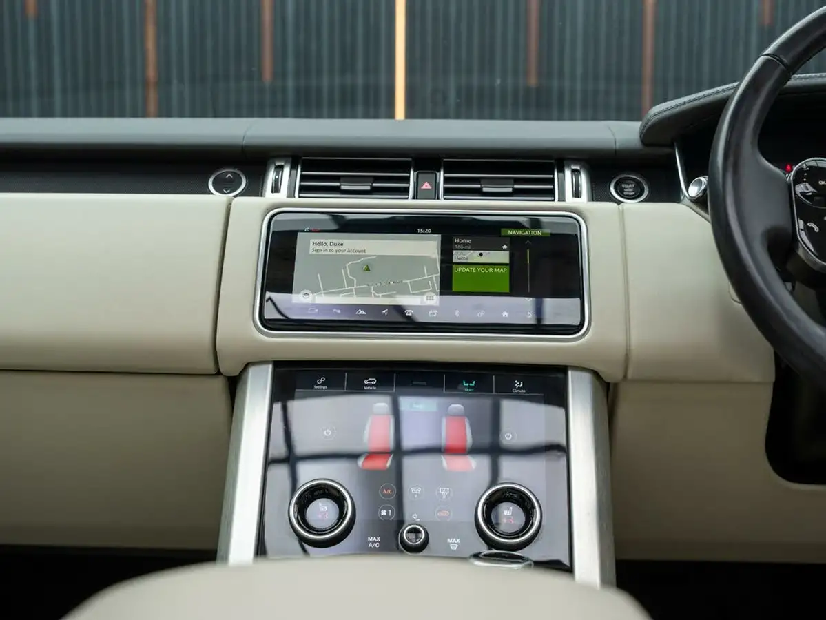 2021-land-rover-range-rover-30-d300-westminster-big-42
