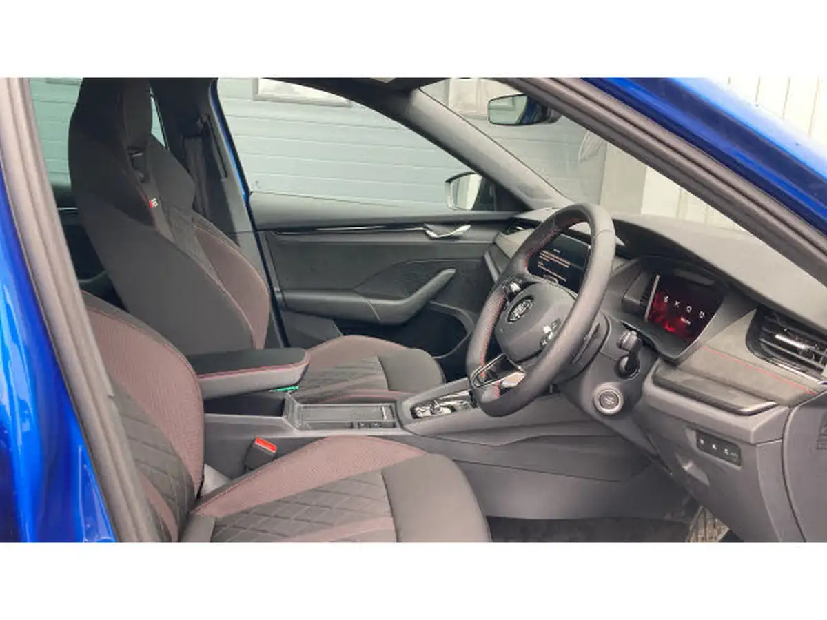 2024-skoda-octavia-20-tsi-vrs-245ps-hatchback-dsg-big-14