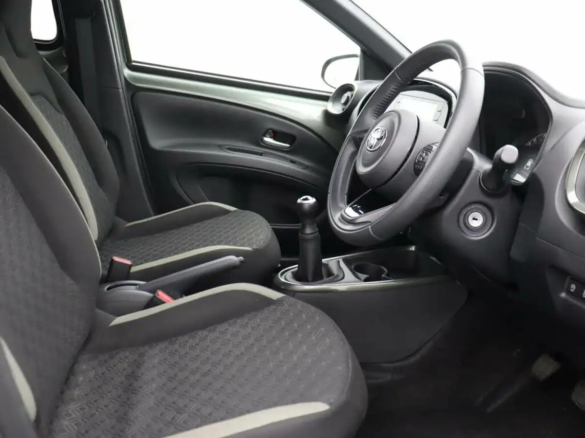 2023-toyota-aygo-x-10-vvt-i-edge-big-29