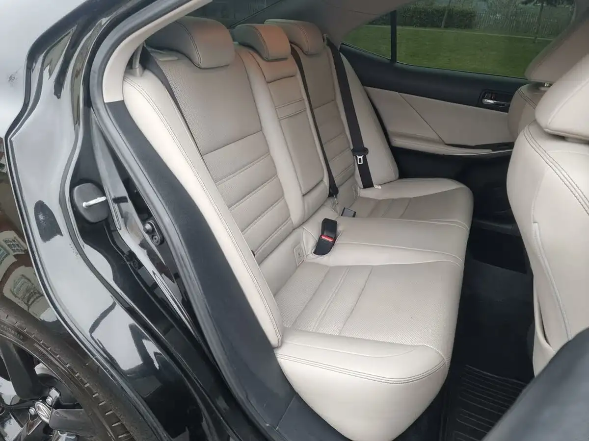 2013-lexus-is-250-25-premier-big-9