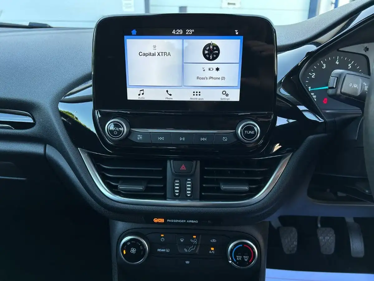 2017-ford-fiesta-11-ti-vct-zetec-5d-big-19