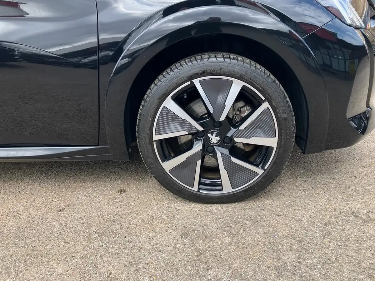 2020-peugeot-208-e-gt-line-big-7