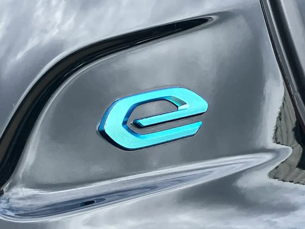 2020-peugeot-208-e-gt-line-big-31