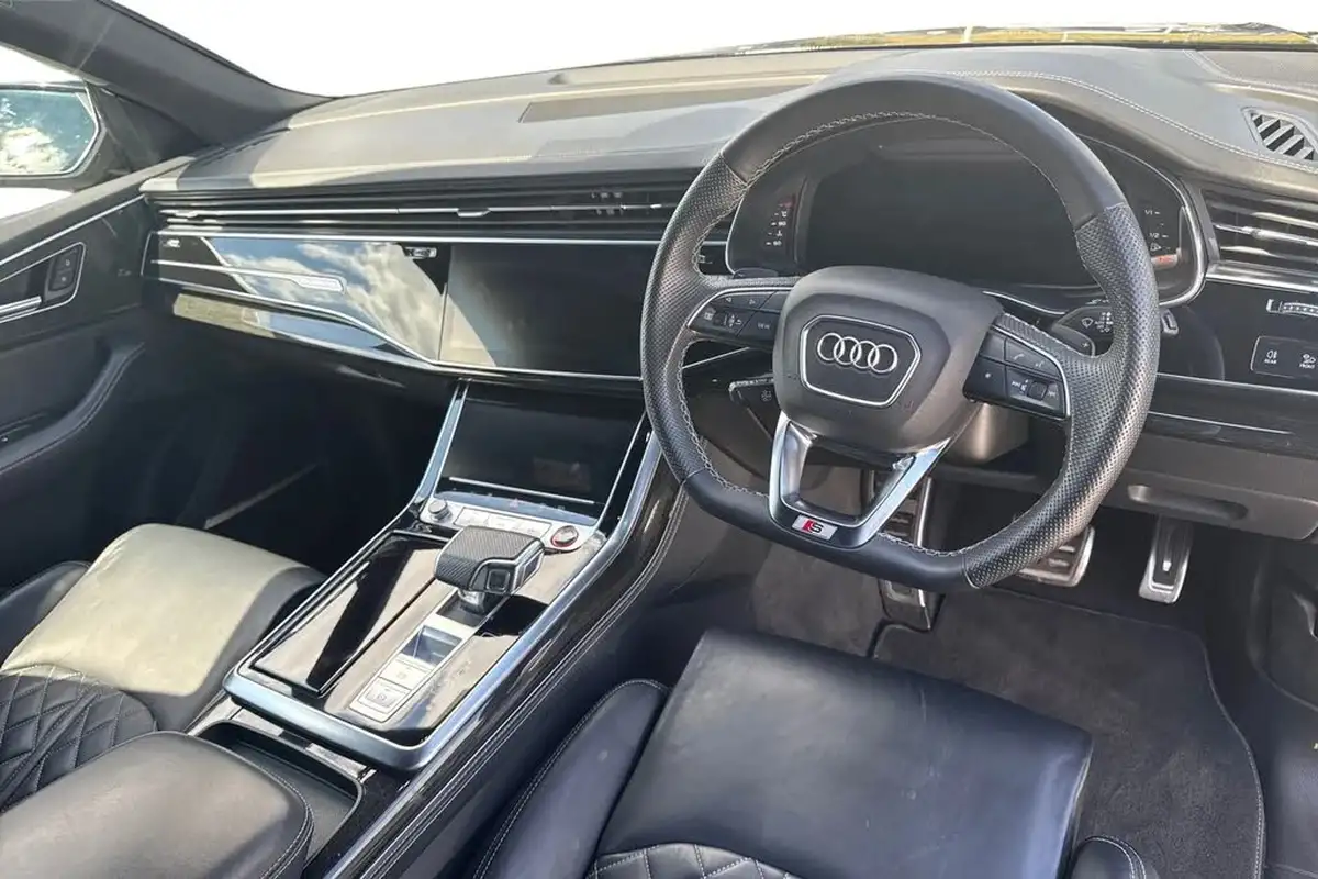 2022-audi-sq8-40-tfsi-black-edition-big-13