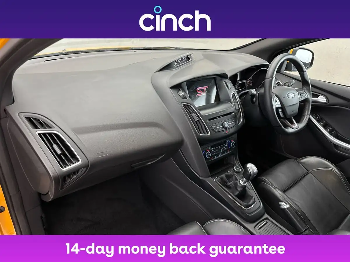 2017-ford-focus-20t-st3-hatchback-big-13