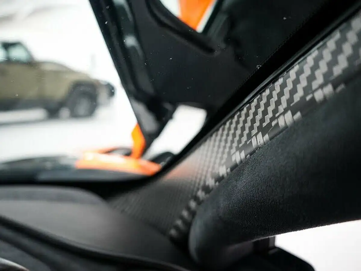 2018-mclaren-720s-40-luxury-big-33