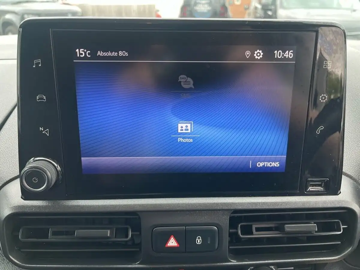 2022-toyota-proace-city-15d-active-big-38