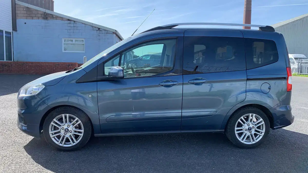 2020-ford-tourneo-courier-15tdci-titanium-big-5