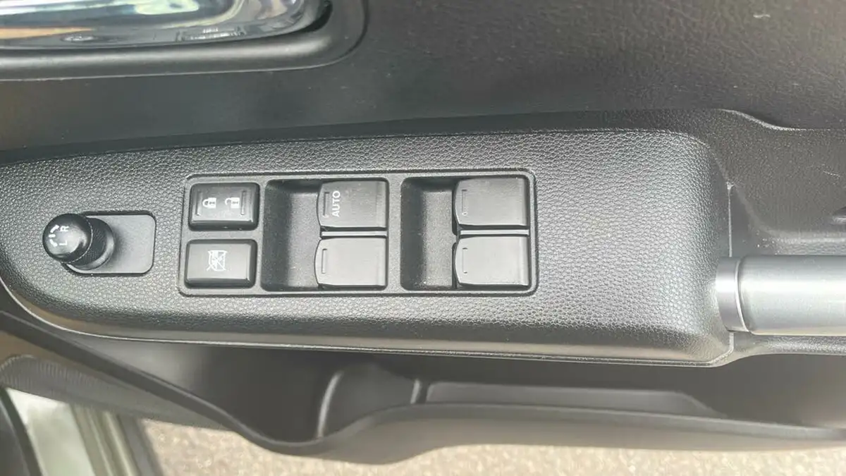 2022-suzuki-ignis-12-dualjet-sz5-cvt-big-25