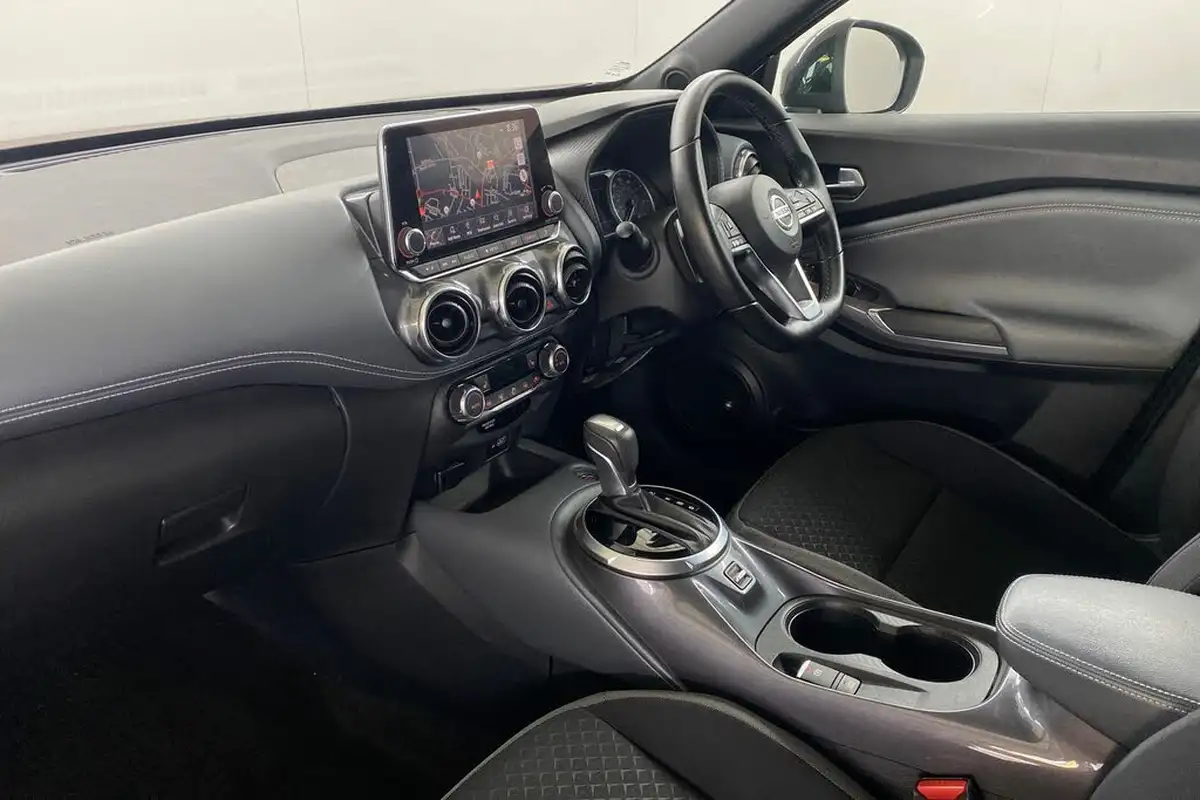 2022-nissan-juke-10-dig-t-n-connecta-dct-big-13