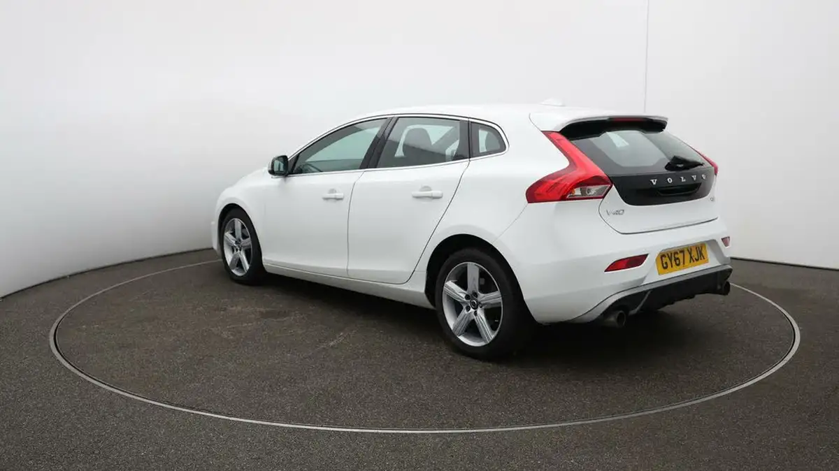 2018-volvo-v40-20-t3-r-design-nav-plus-big-59
