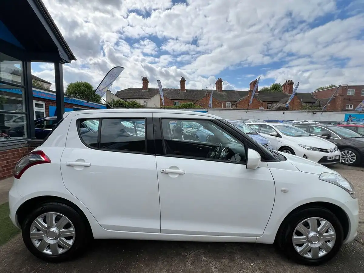 2017-suzuki-swift-12-sz2-5d-big-17