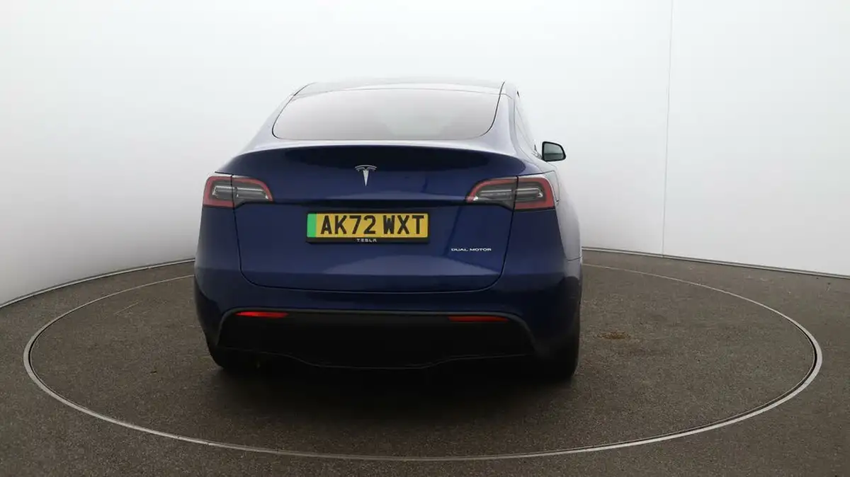 2022-tesla-model-y-e-long-range-big-57