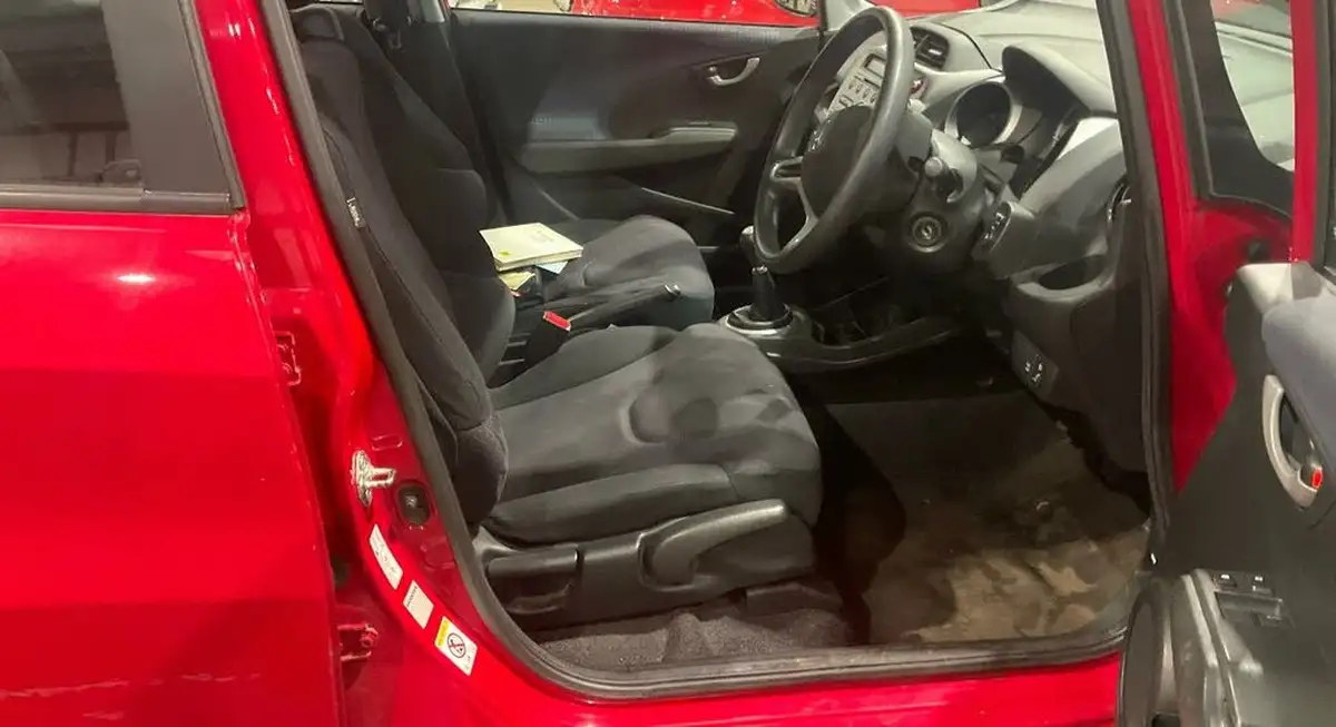 2010-honda-jazz-12-s-big-1