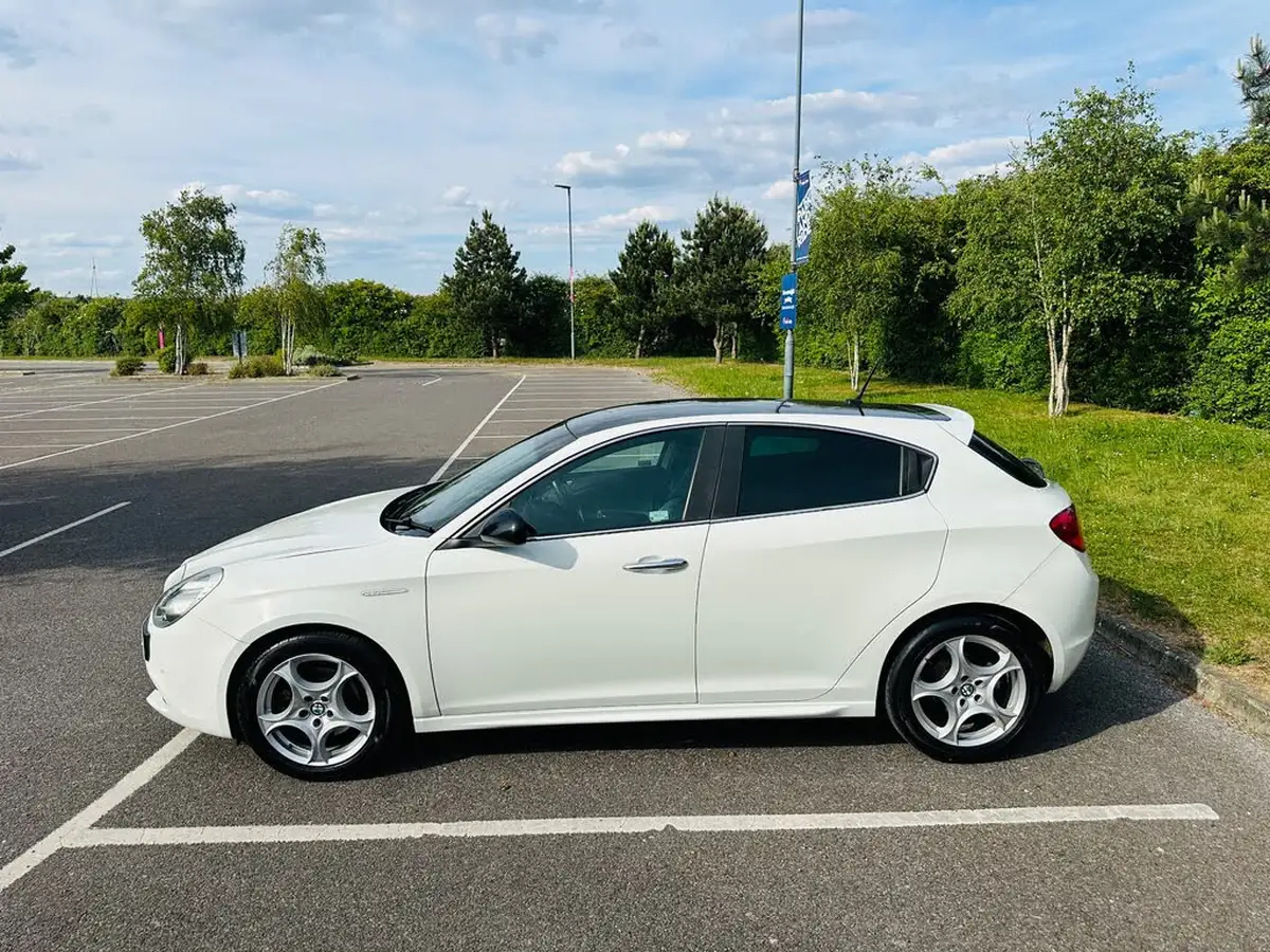 2016-alfa-romeo-giulietta-14-tb-collezione-alfa-tct-big-6