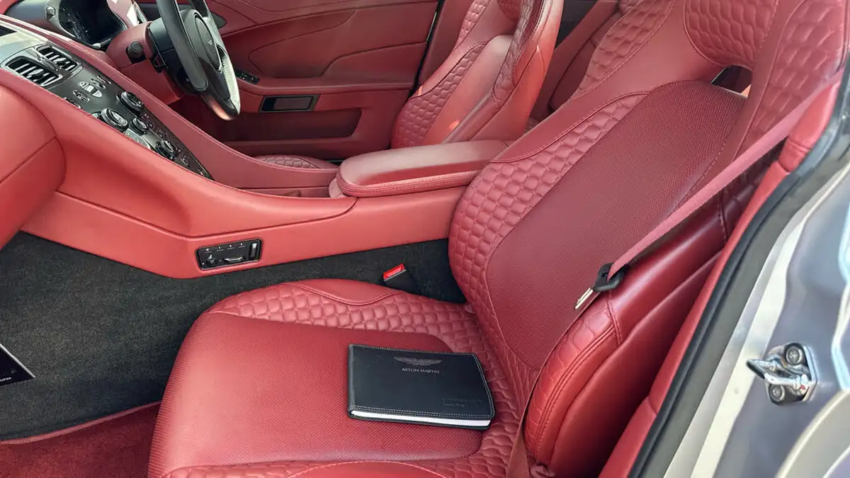 2012-aston-martin-vanquish-59-big-26