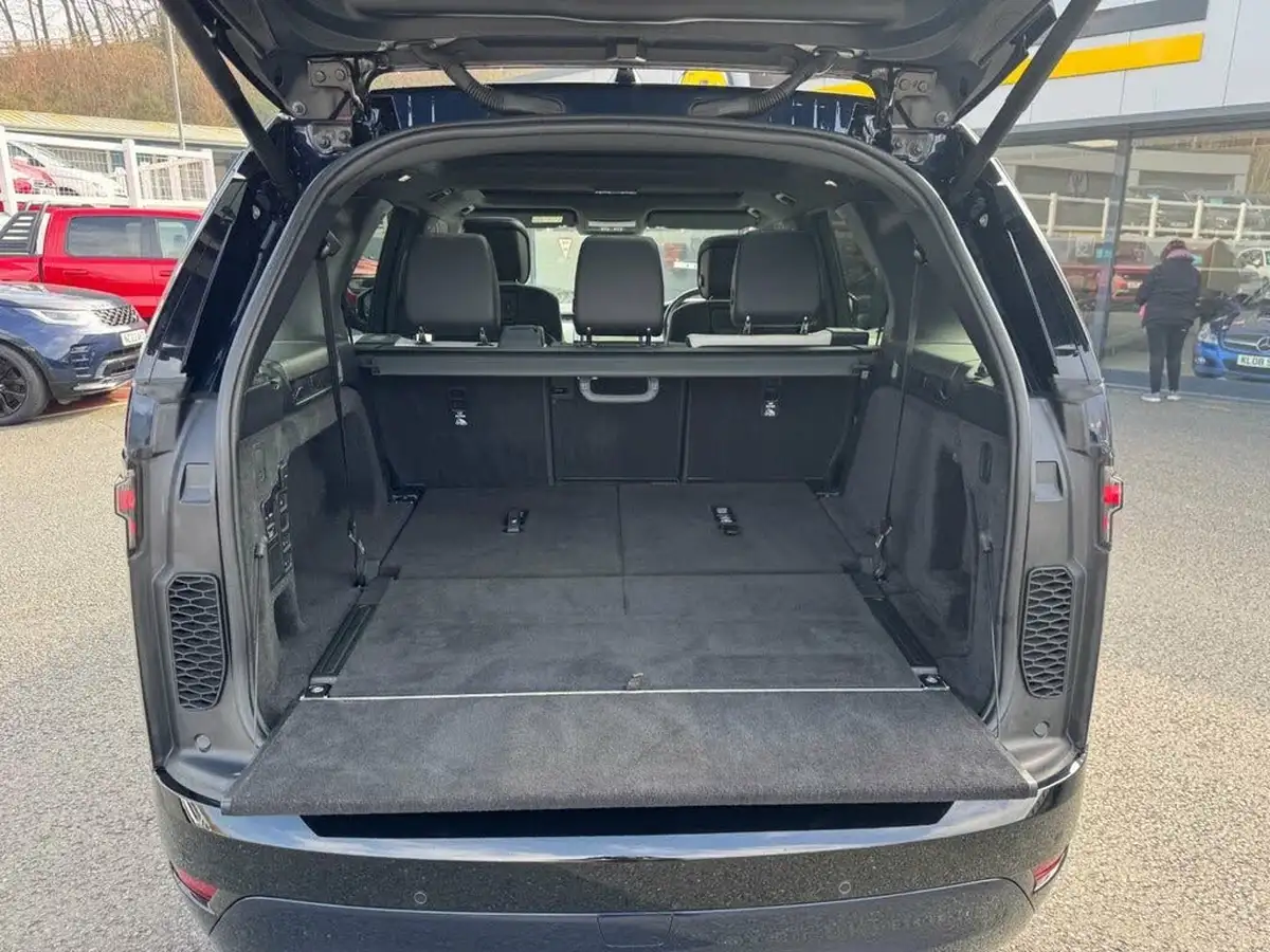 2021-land-rover-discovery-30-d300-r-dynamic-se-big-18
