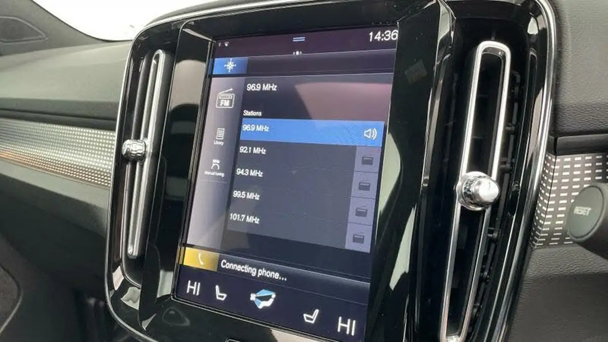 2022-volvo-xc40-15-t5-r-design-pro-big-12