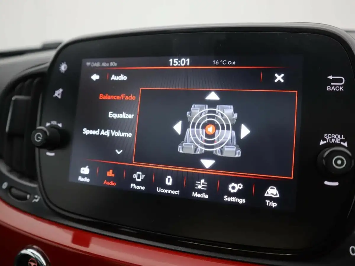 2021-fiat-500-10-lounge-big-20