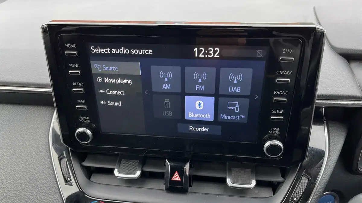 2021-toyota-corolla-18-vvt-i-icon-tech-spare-wheel-hatchback-5d-big-28