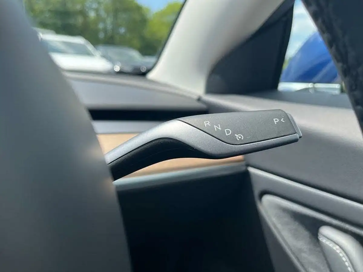 2020-tesla-model-3-e-long-range-big-28