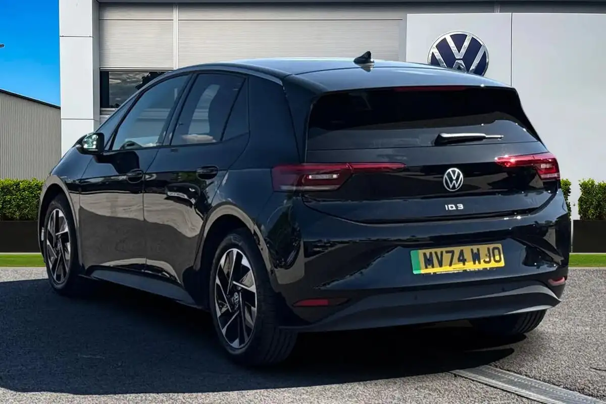 2024-volkswagen-id3-e-pro-match-59kwh-big-1