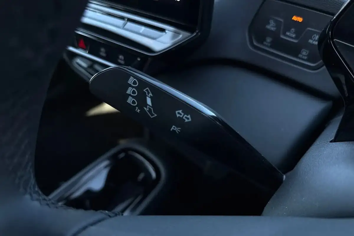 2024-volkswagen-id3-e-pro-match-59kwh-big-49