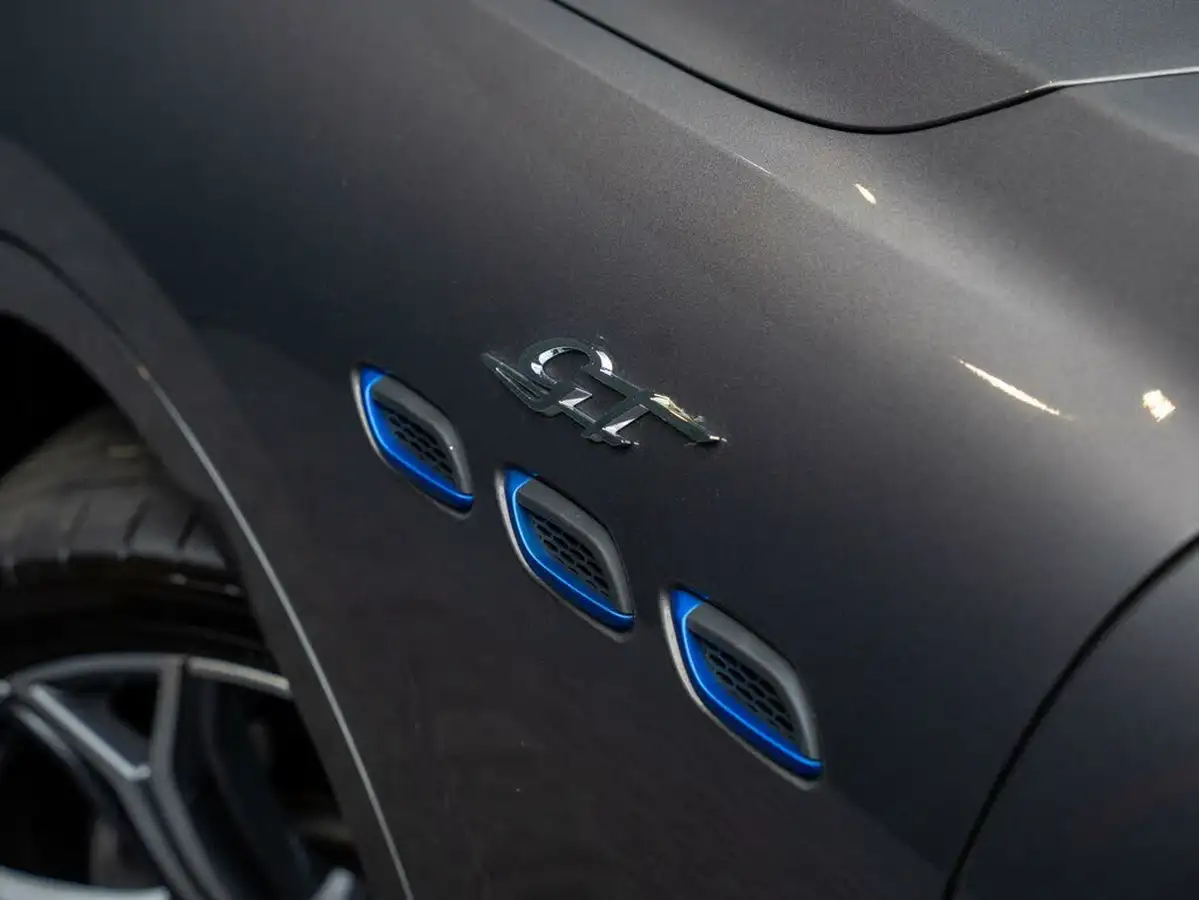 2021-maserati-levante-20-gt-big-28