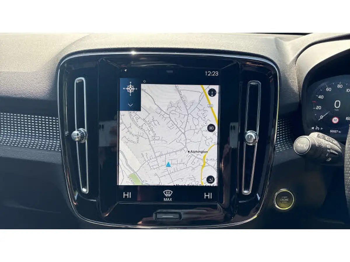 2020-volvo-xc40-20-b4-r-design-awd-big-11