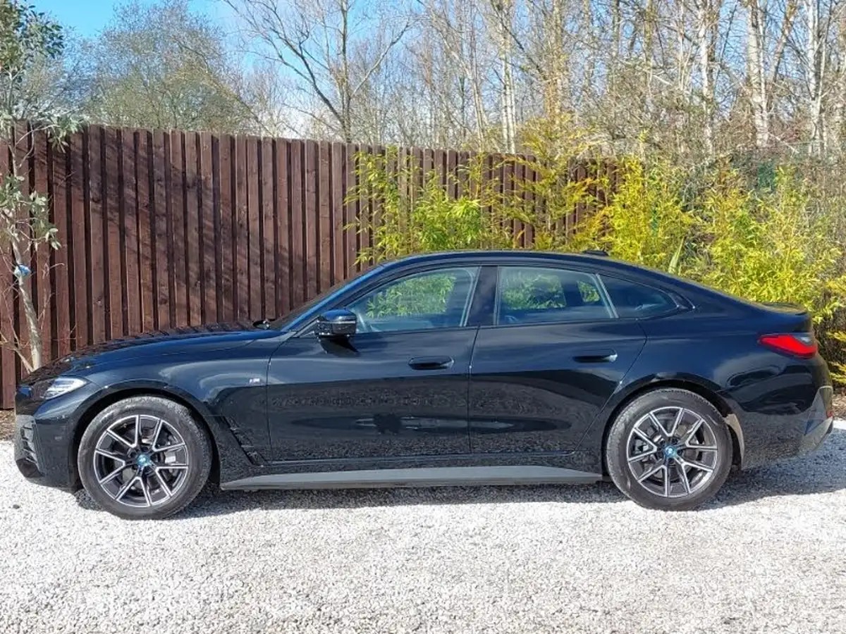 2023-bmw-i4-e-edrive35-m-sport-big-3