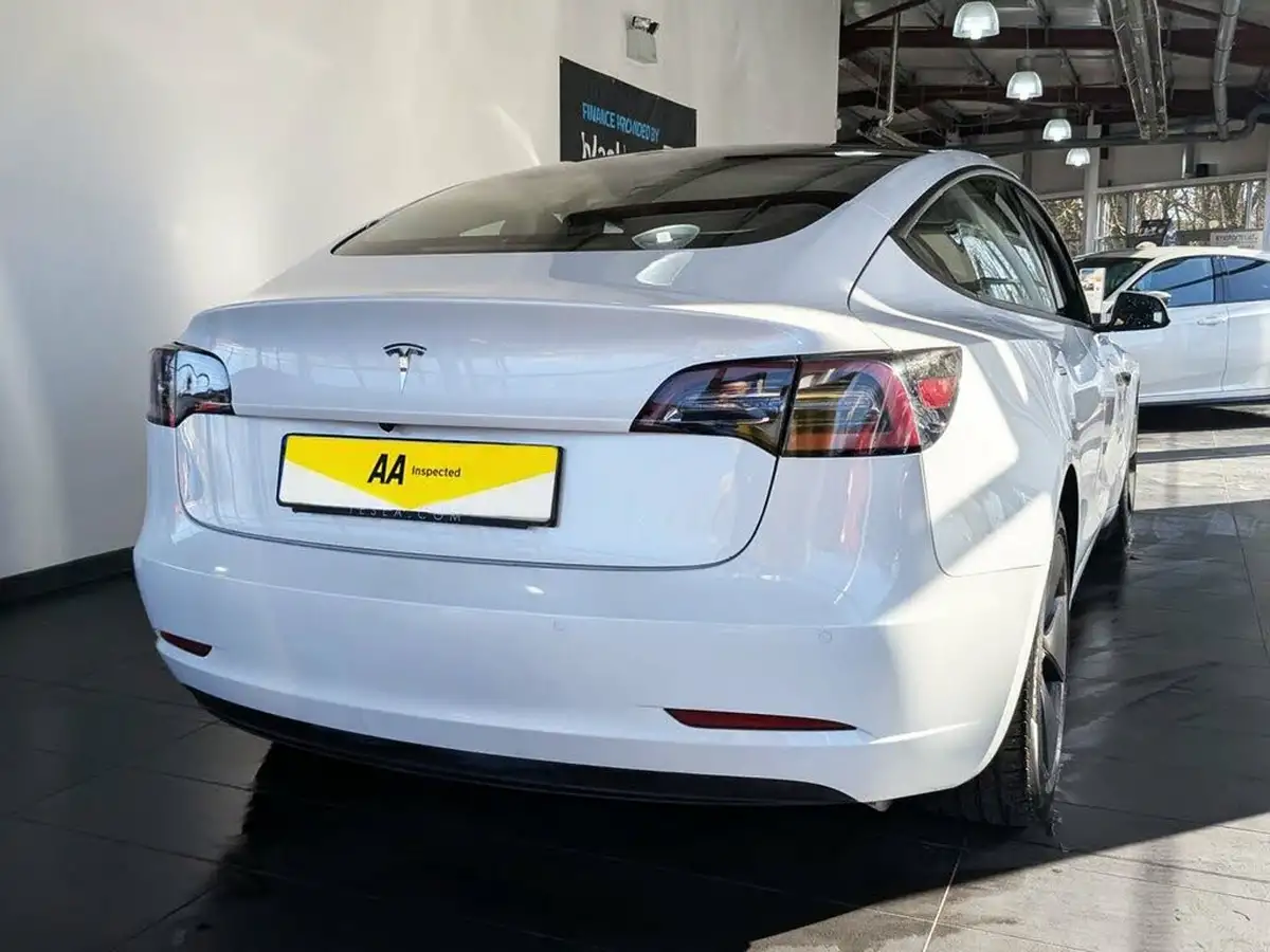 2020-tesla-model-3-e-standard-plus-big-10