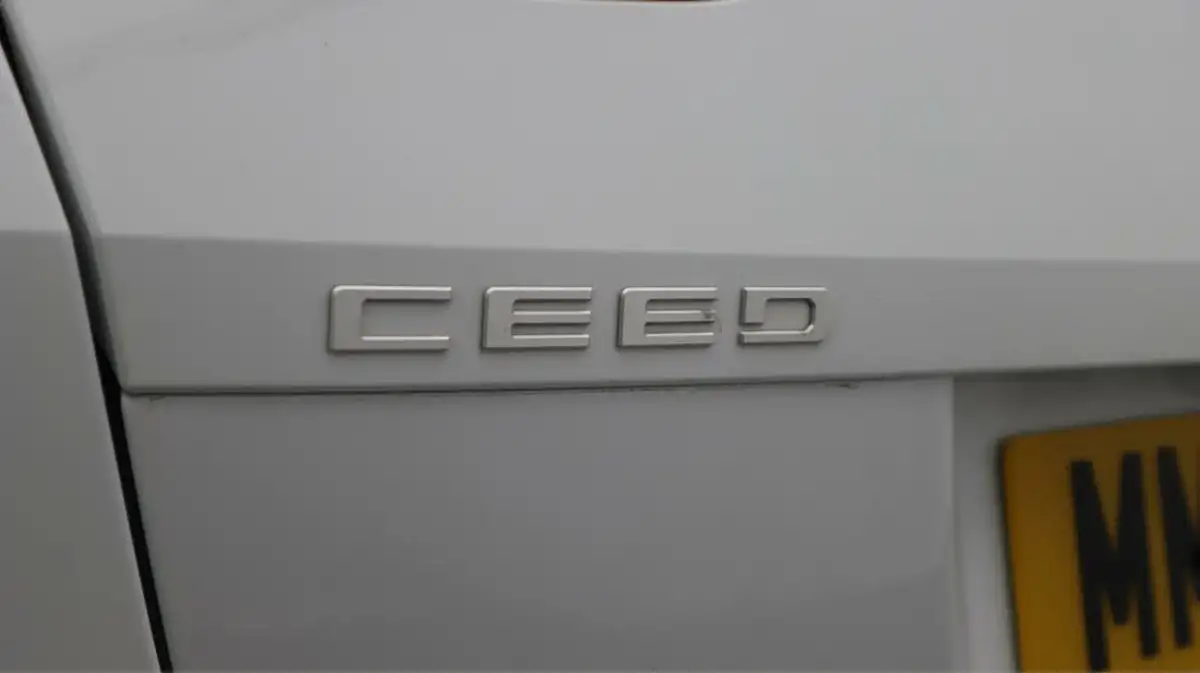2023-kia-ceed-15-t-gdi-2-158bhp-sportswagon-big-20