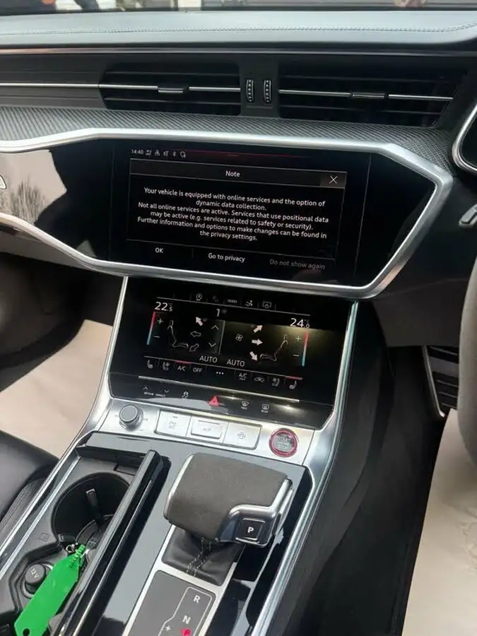 2020-audi-rs7-40-tfsi-carbon-black-big-14