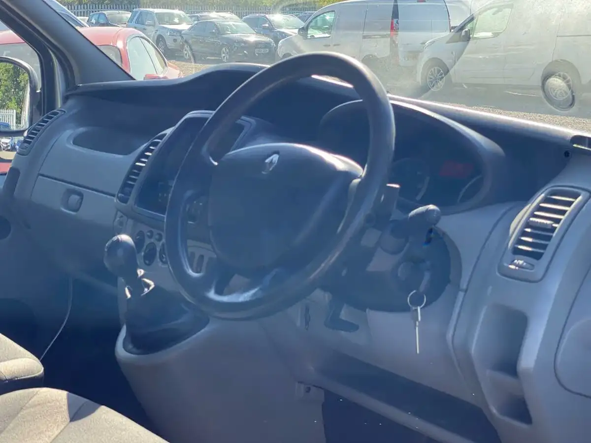 2010-renault-trafic-20td-ll29dci-115-20dci-ll29-phase-3-sat-nav-panel-van-big-5