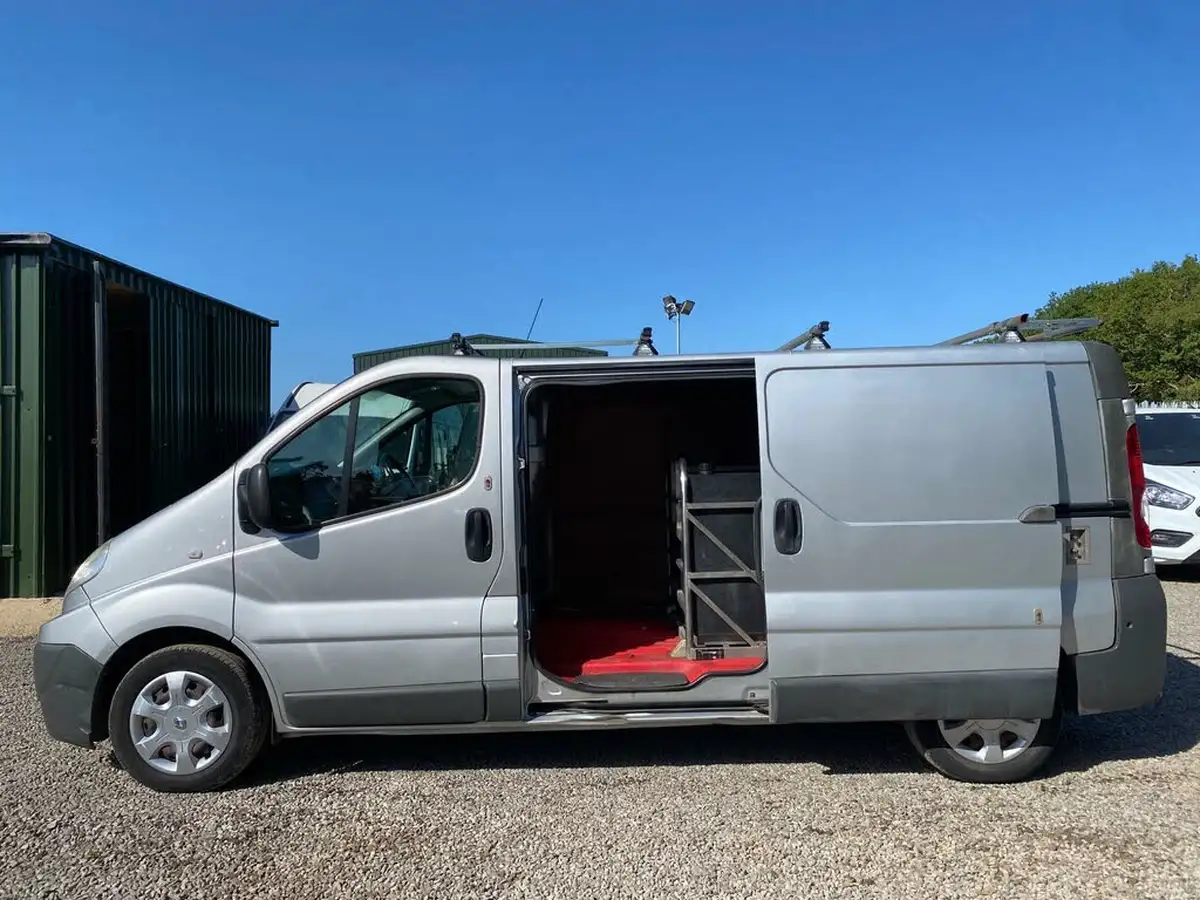 2010-renault-trafic-20td-ll29dci-115-20dci-ll29-phase-3-sat-nav-panel-van-big-53