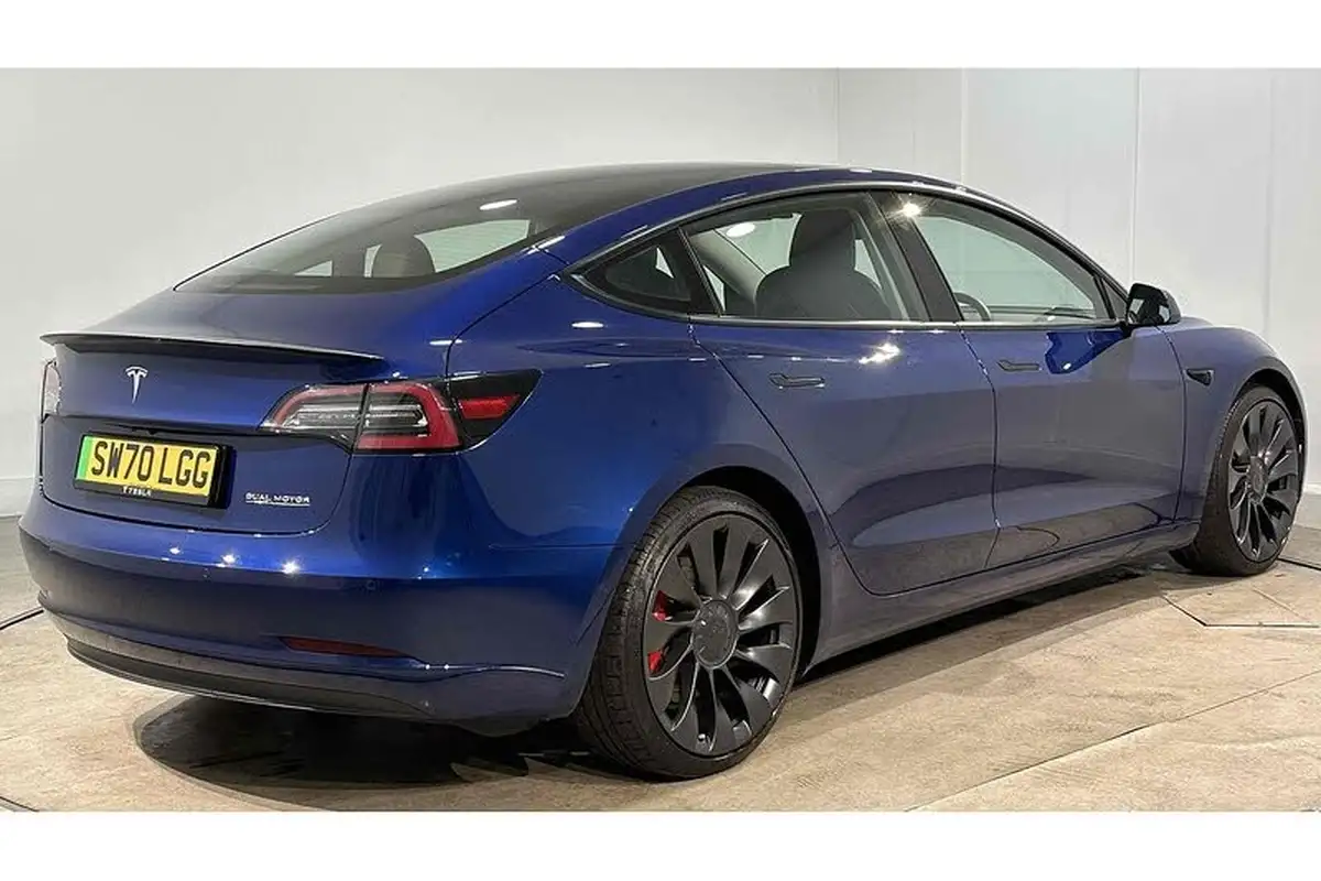 2020-tesla-model-3-e-performance-big-8
