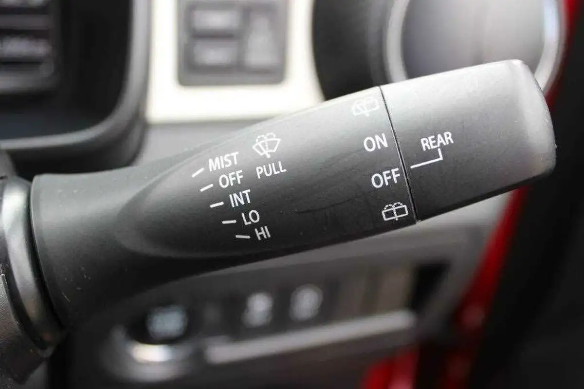 2022-suzuki-ignis-12-dualjet-sz5-big-33