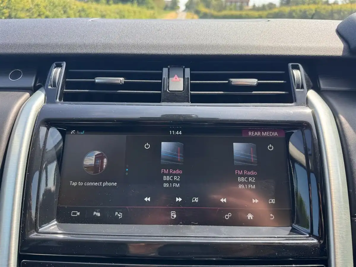 2017-land-rover-discovery-30td6-hse-luxury-big-28