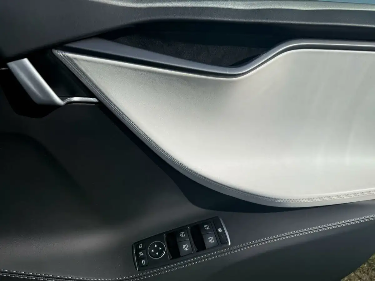 2020-tesla-model-s-e-long-range-big-23