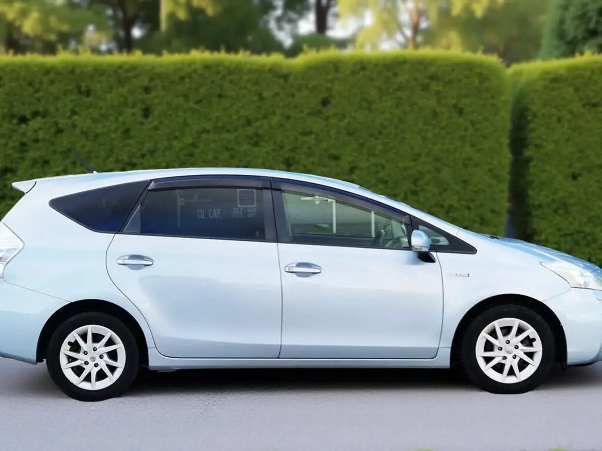 2012-toyota-prius-18-vvt-i-t4-hybrid-big-22