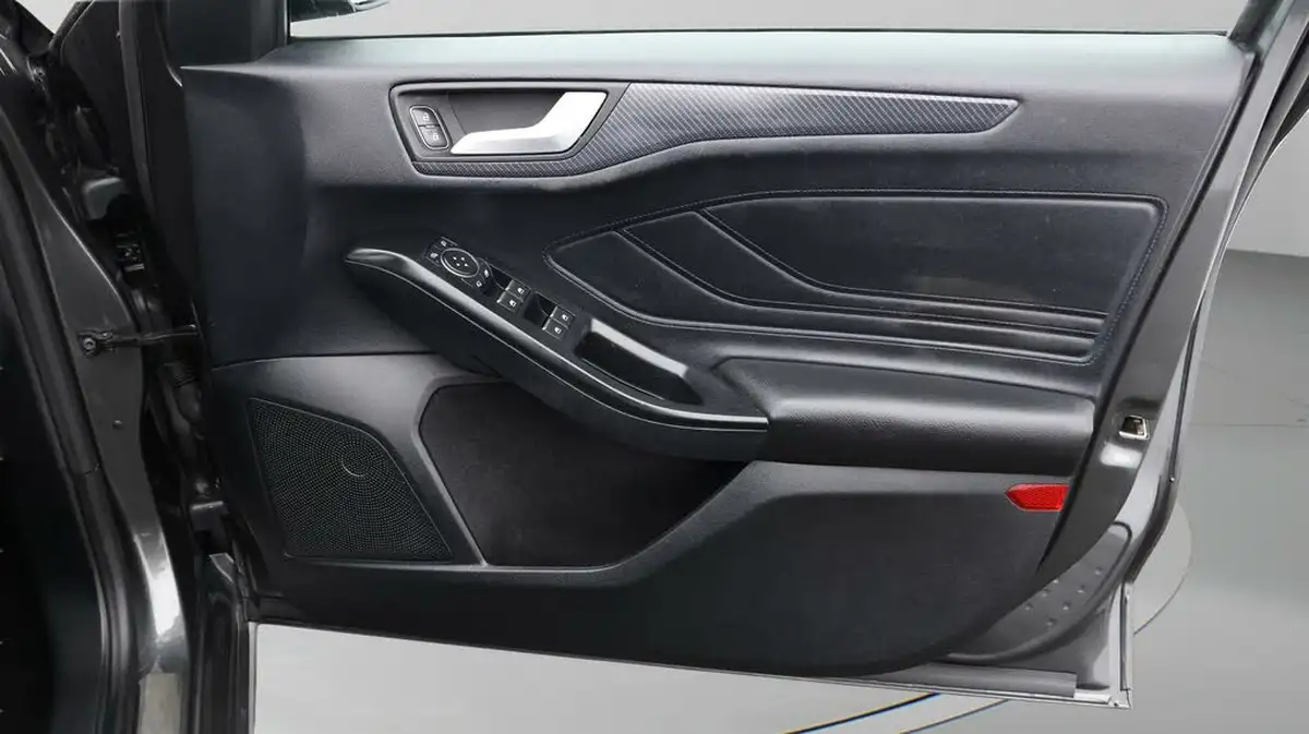 2019-ford-focus-10t-st-line-x-ss-hatchback-big-14
