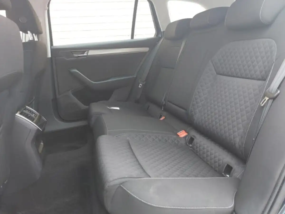 2021-skoda-superb-20tdi-se-150ps-estate-big-5