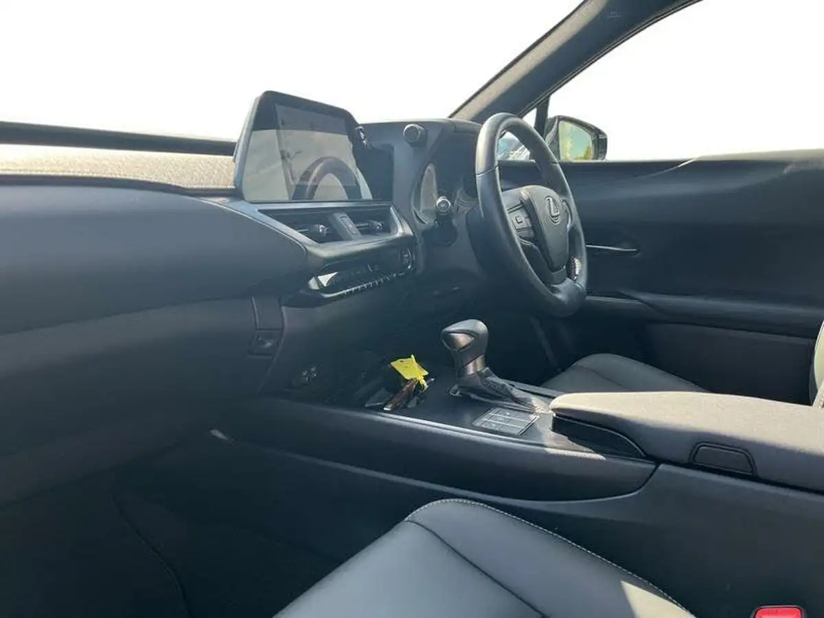 2023-lexus-ux-250h-20-f-sport-design-big-2