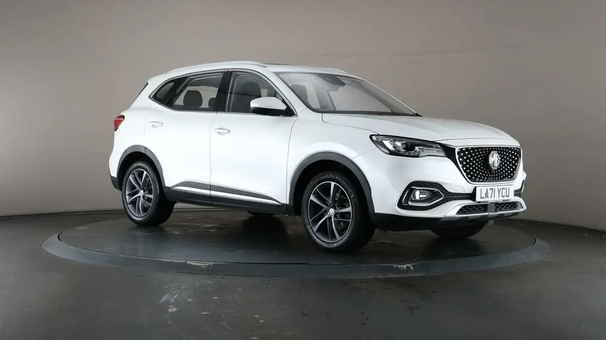2022-mg-hs-15t-gdi-exclusive-162ps-big-53