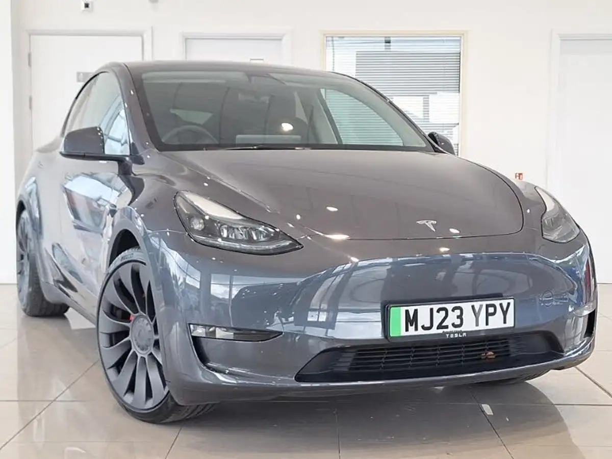 2023-tesla-model-y-e-performance-big-0