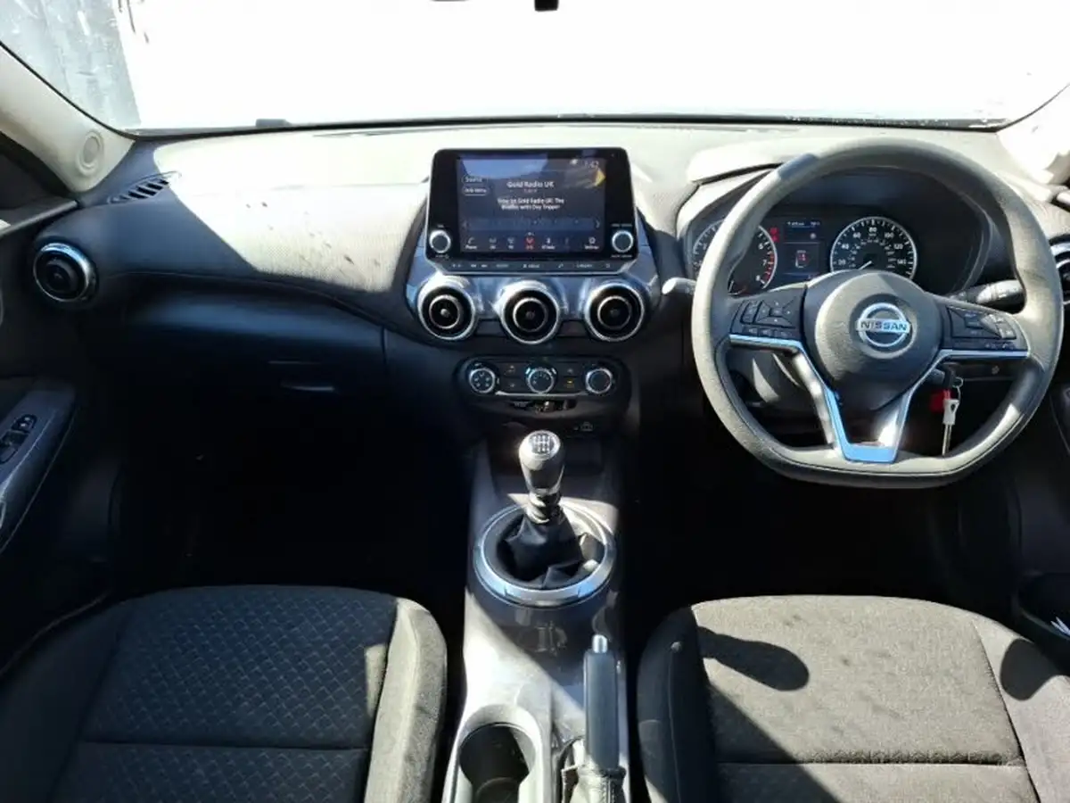 2022-nissan-juke-10-dig-t-acenta-big-2