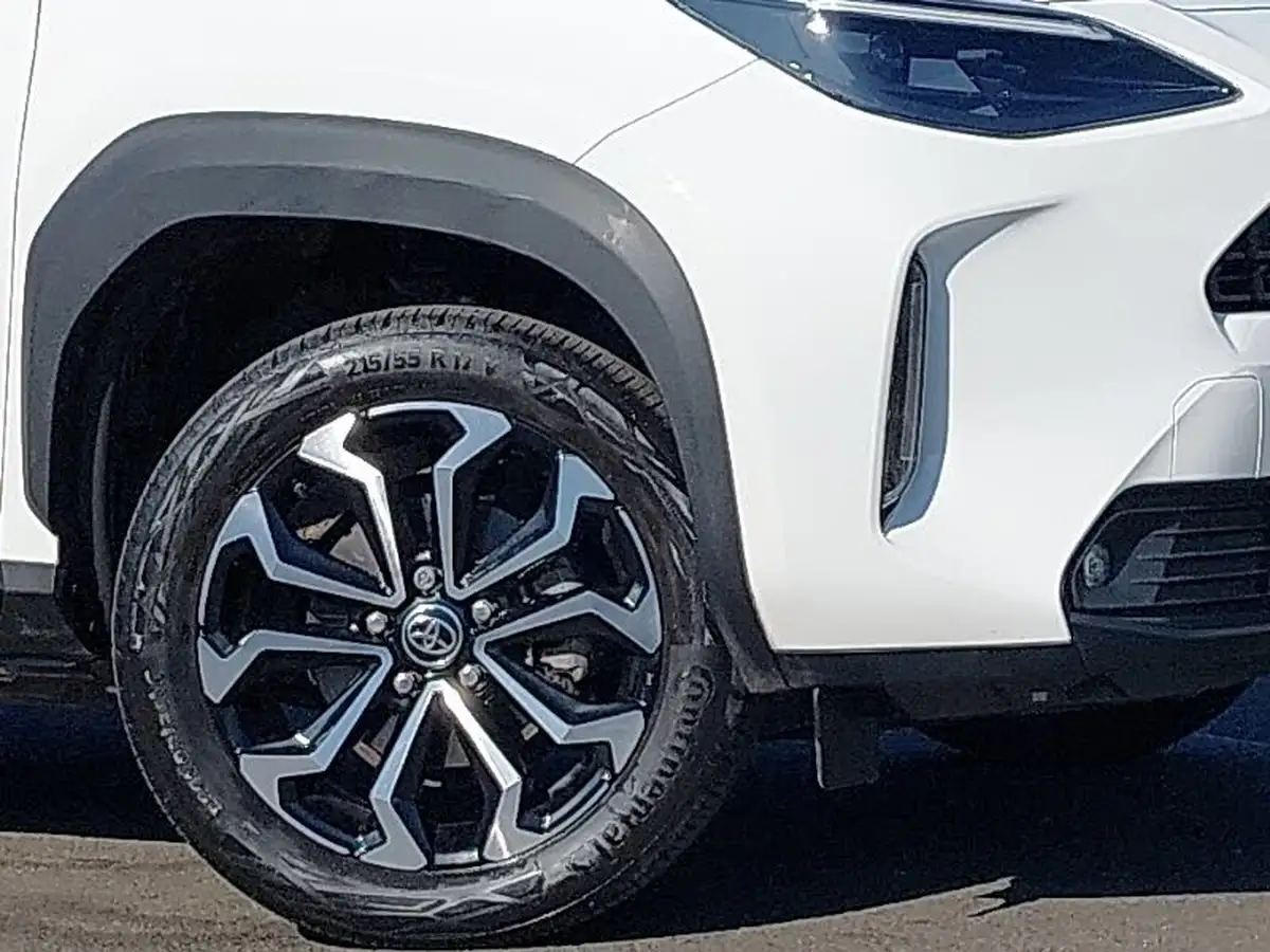 2022-toyota-yaris-cross-15-vvt-i-design-big-8